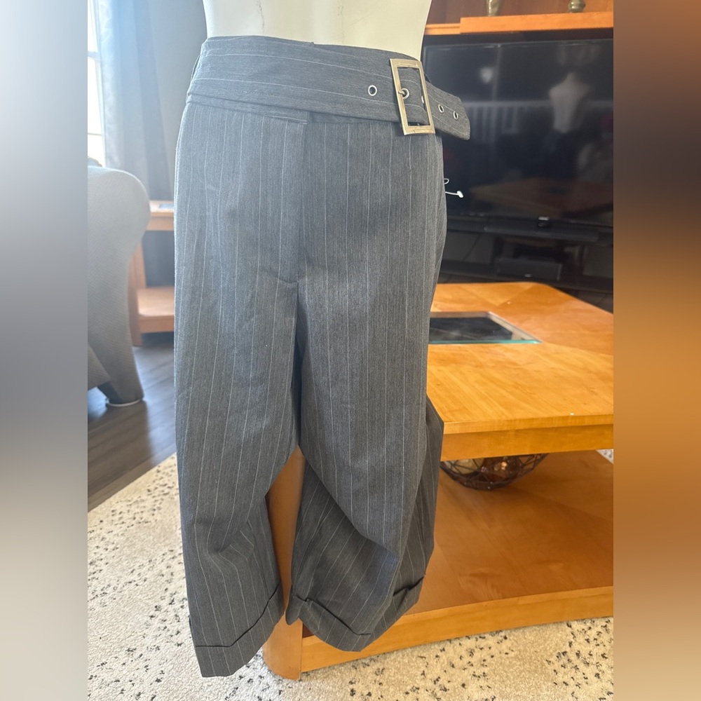 Ladies gray dressy culottes capris size 16